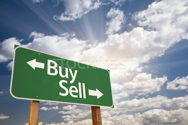 Stock fotó: Vásárol · elad · zöld · jelzőtábla · felhők · égbolt