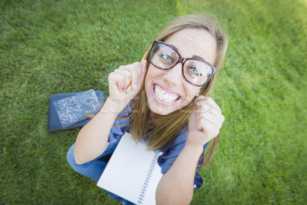 Mooie jonge vrouw boeken potlood leuk Stockfoto © feverpitch