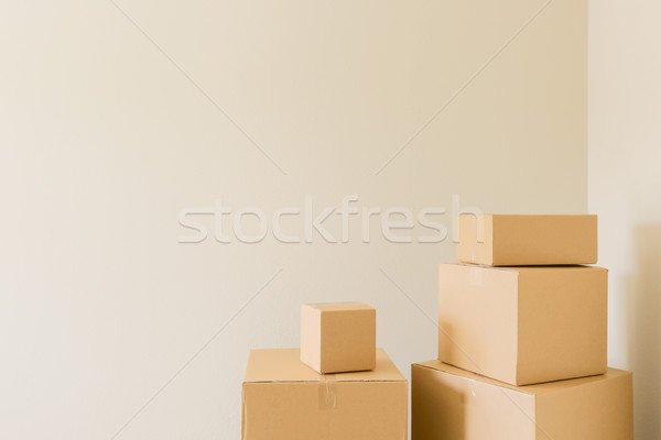 Költözködő dobozok üres szoba választék szoba szöveg ház Stock fotó © feverpitch