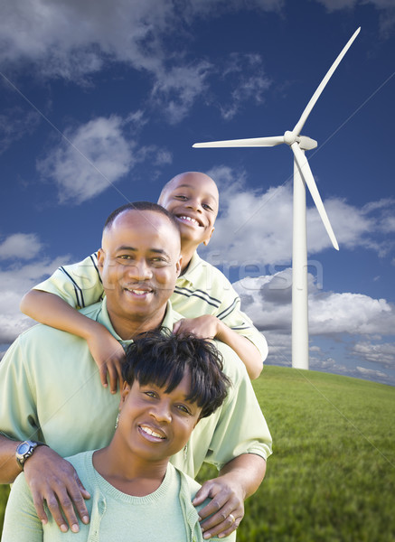 [[stock_photo]]: Heureux · famille · éolienne · dramatique · ciel