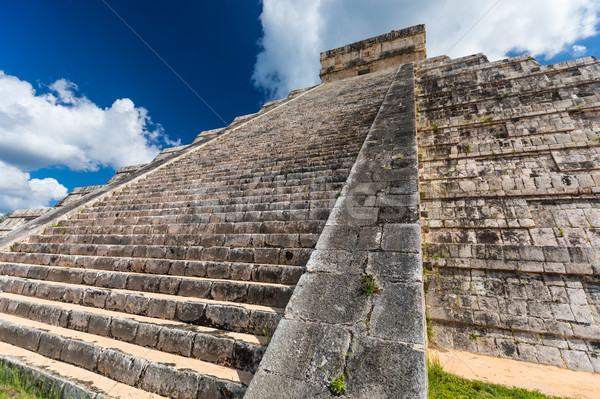 Piramidy archeologiczny Chichen Itza Meksyk miasta Zdjęcia stock © feverpitch