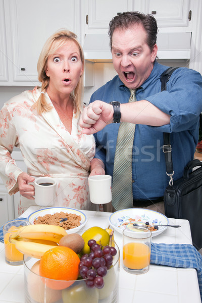 Cuplu bucătărie tarziu muncă timp Imagine de stoc © feverpitch