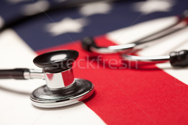 Stethoscoop Amerikaanse vlag selectieve aandacht arts gezondheid geneeskunde Stockfoto © feverpitch