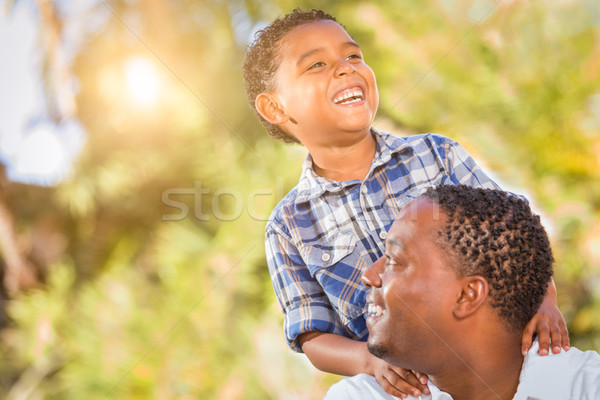 Figlio african american padre giocare esterna Foto d'archivio © feverpitch