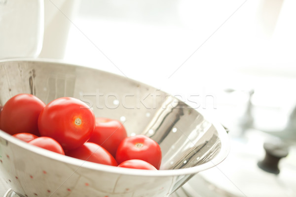 Fresco vibrante romani tomates gotas de água macro Foto stock © feverpitch