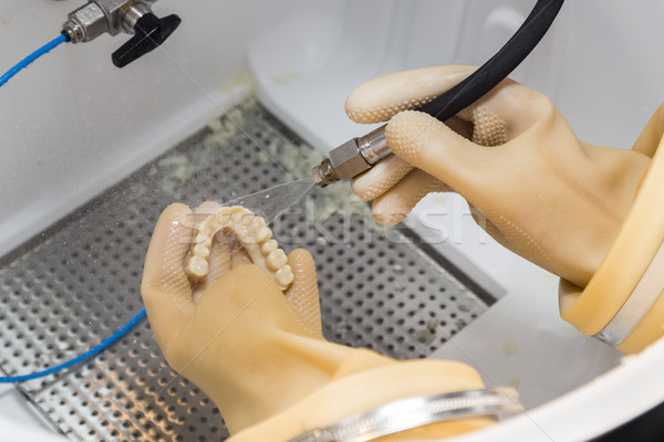 стоматологических техник 3D напечатанный имплантат моста Сток-фото © feverpitch