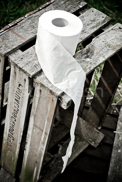 Eski tuvalet kağıdı rulo ahşap kutu Stok fotoğraf © filmstroem
