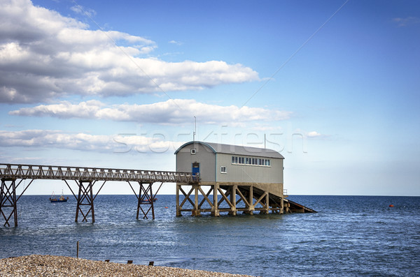 Proiect de lege far statie plajă mare albastru Imagine de stoc © flotsom