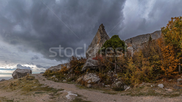 Hegy szirt felhős ősz nap tájkép Stock fotó © fogen