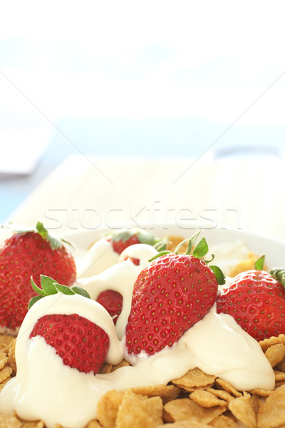 Stockfoto: Ontbijtgranen · aardbeien · room · vers · Rood · zuivelfabriek