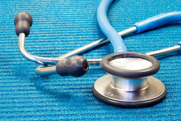 Echipament medical medical stetoscop albastru Imagine de stoc © Forgiss