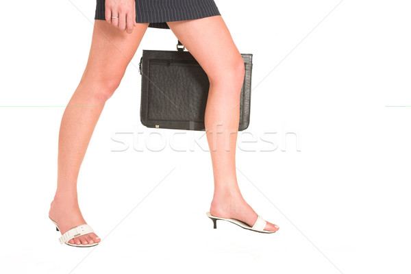 18 femme d'affaires marche cuir valise [[stock_photo]] © Forgiss