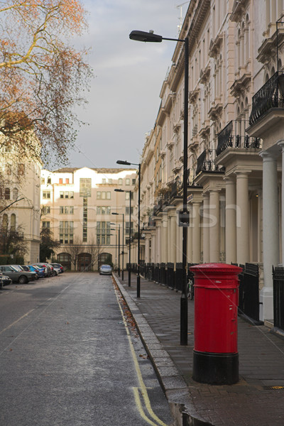 Londen brievenbus Rood voorstad boom stad Stockfoto © Forgiss