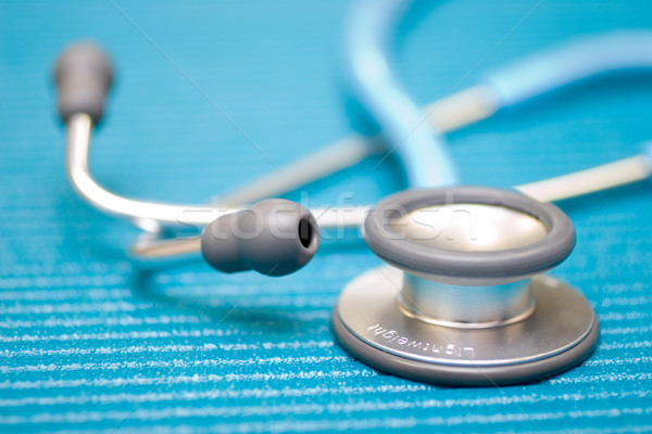 Sprzęt medyczny lekki medycznych stetoskop niebieski badanie Zdjęcia stock © Forgiss