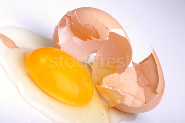 Eierdooier gebarsten ei voedsel achtergrond boerderij Stockfoto © Fotaw
