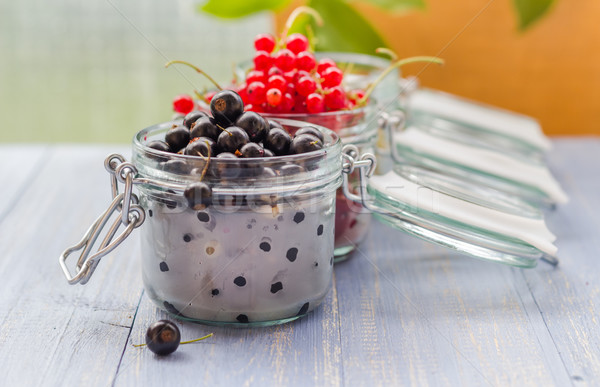 Foto stock: Colorido · grosella · frutas · mesa · de · madera · jardín · verano