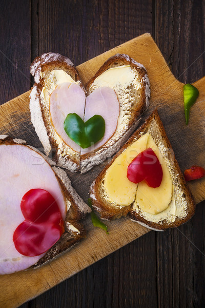 Coeur sandwich forme bois bord poivrons [[stock_photo]] © fotoaloja