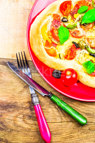 ストックフォト: イタリア語 · ピザ · 務め · 木製のテーブル · 木材