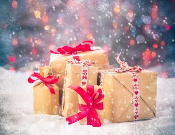 Presenteert christmas gekleurd lichten geschenk sneeuw Stockfoto © fotoaloja