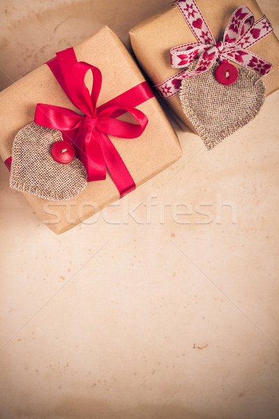 Día de san valentín regalos corazones papel viejo papel Foto stock © fotoaloja