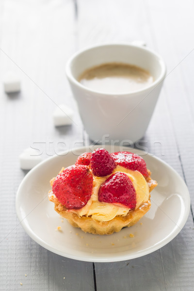 Stockfoto: Zoete · dessert · cake · aardbeien · koffiekopje · melk