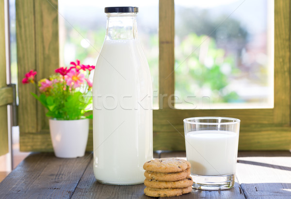 Foto d'archivio: Vetro · latte · fatto · in · casa · cookies · finestra · bere