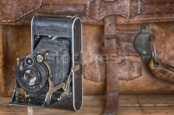 Vintage photo camera and suitcase Stock photo © fotoedu