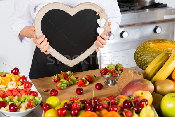 Küchenchef Früchte Tafel Form Herz Essen Stock foto © fotoedu