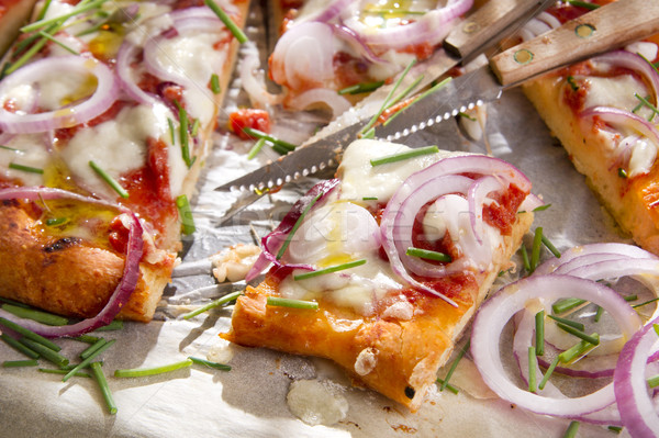 Pizza hagyma frissen sült vöröshagyma mozzarella Stock fotó © Fotografiche