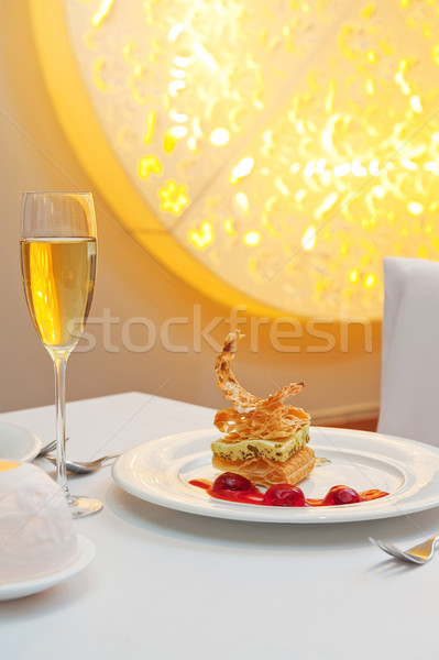 Desszert étterem finom bogyó mártás üveg Stock fotó © fotorobs