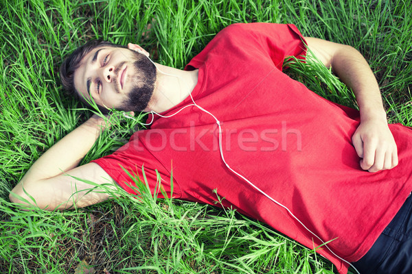 [[stock_photo]]: Garçon · herbe · herbe · verte · musique · été · détendre