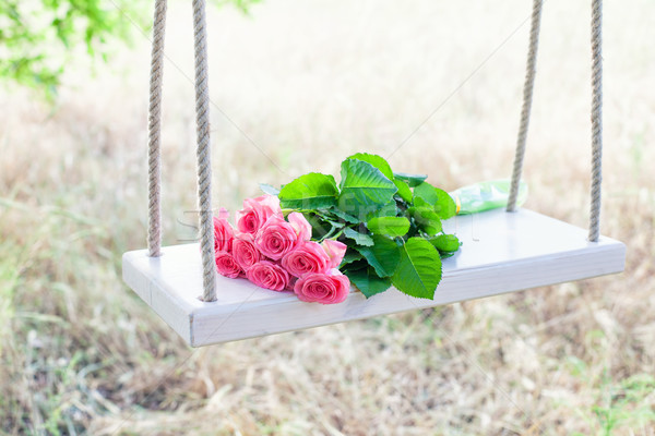 Flores balançar belo rosa flor grama Foto stock © FotoVika