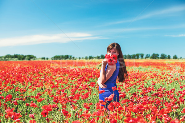 Foto stock: Menina · beautiful · girl · vermelho · campo · flor