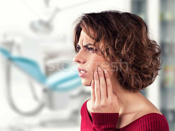 Meisje pijnlijk tand medische kantoor ziekenhuis Stockfoto © FotoVika
