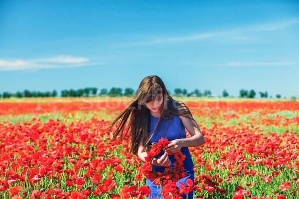 Foto stock: Menina · beautiful · girl · vermelho · campo · flor