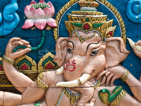 Złoty boga kultu głowie słoń pokoju Zdjęcia stock © FrameAngel