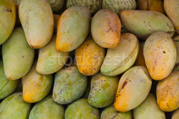Owoców mango zdrowia gospodarstwa rynku rolnictwa Zdjęcia stock © FrameAngel