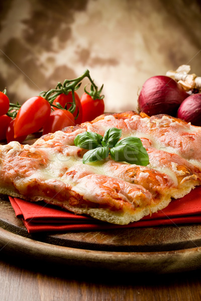 Stock fotó: Pizza · fotó · finom · szelet · bazsalikom · levél