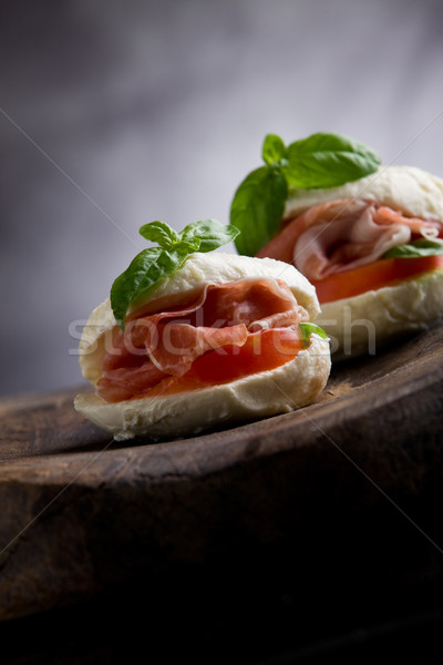 Foto d'archivio: Ripieno · mozzarella · formaggio · pancetta · foto