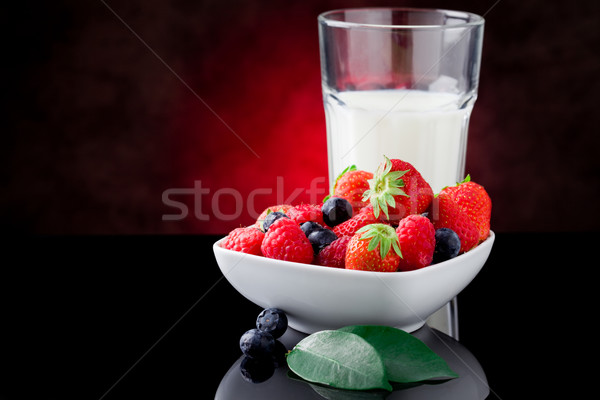 Latte frutti di bosco foto vetro rosso bere Foto d'archivio © Francesco83