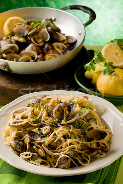 增加至灯箱  下载广告图样 商业照片 #1034698pasta with clams 由