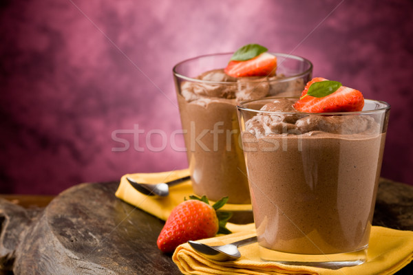 Csokoládé hab puding finom eprek citromsárga torta Stock fotó © Francesco83