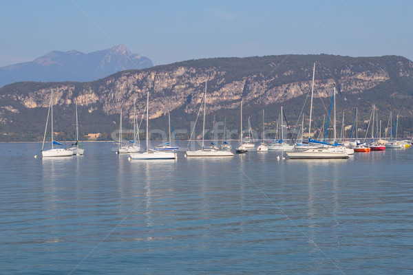 Lacul garda munţi cer apă natură vară Imagine de stoc © frank11