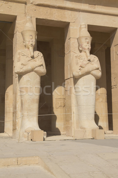 Vedere statuie regină templu luxor Egipt Imagine de stoc © frank11