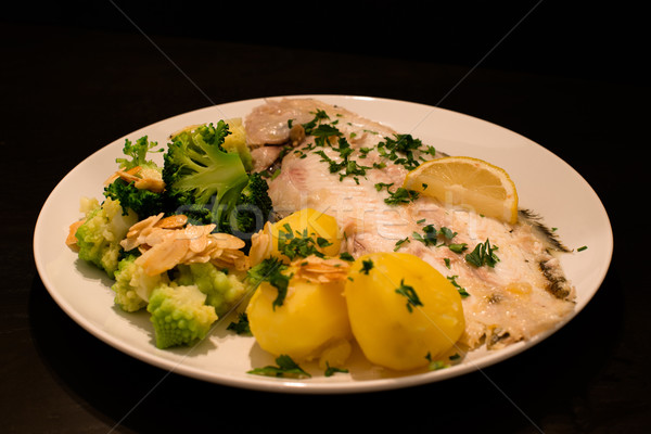 Poissons dîner pommes de terre brocoli traditionnel amande [[stock_photo]] © franky242