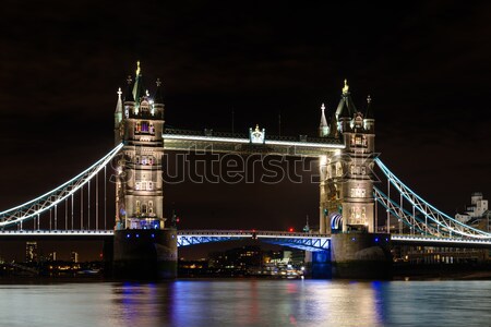 Tower Bridge beroemd Londen verlicht nacht business Stockfoto © franky242