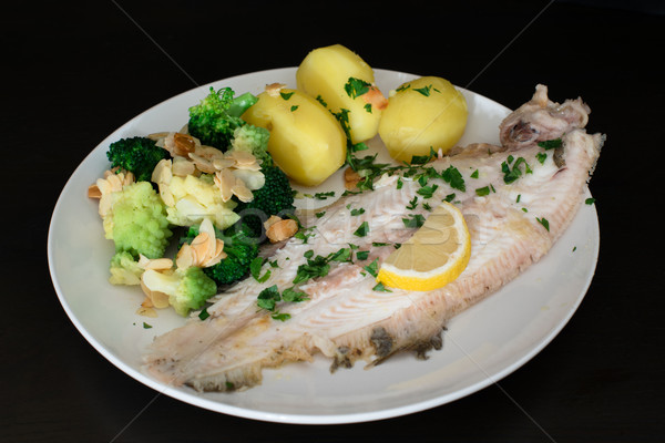 Poissons dîner pommes de terre brocoli traditionnel amande [[stock_photo]] © franky242