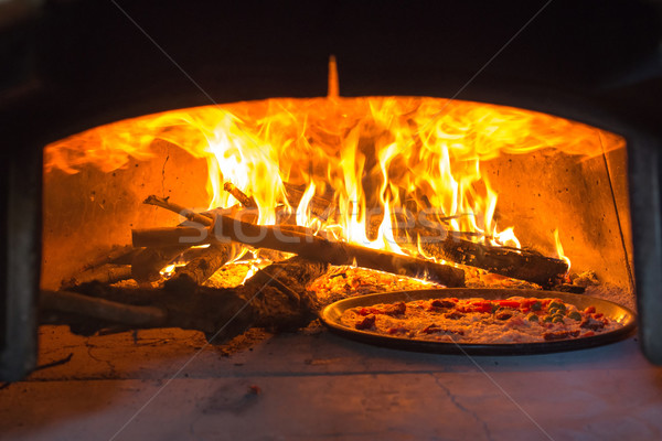 Pizza forno tradizionale italiana legno greggio Foto d'archivio © franky242