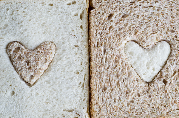 Barna fehér kenyér szívek közelkép szelet teljeskiőrlésű Stock fotó © frannyanne