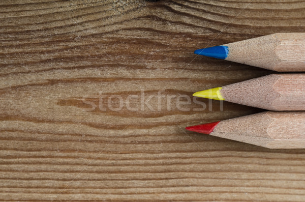 [[stock_photo]]: Crayons · primaire · couleurs · bois · trois · rouge